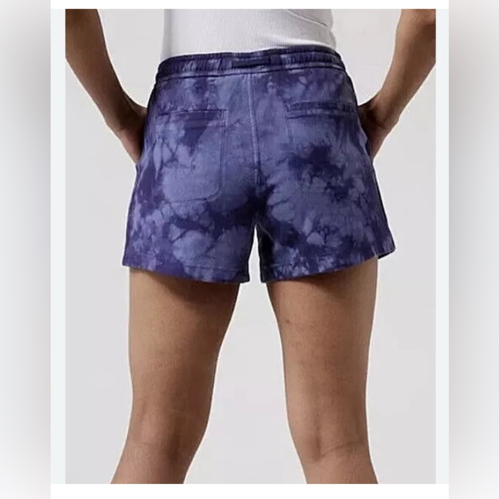 Athleta Farallon Cotton Shorts in Blue Tie Dye - Picture 4 of 10